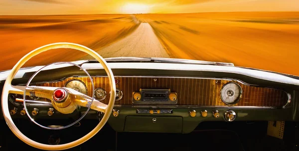 Vintage Car Dashboard Sunlight Road Voyage Retro Car Concept — Foto Stock