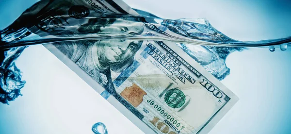 Conceptual Image Global Economic Financial Crisis Dollar Bill Sinking Water — Fotografia de Stock