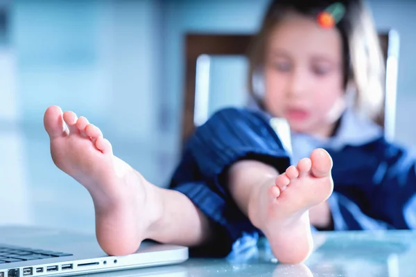 Young Business Girl Bare Foots Table Office Selective Focus — Foto Stock