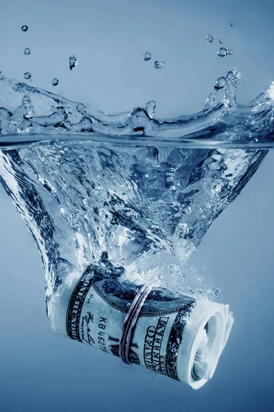 Close Money Sinking Water Symbol Global Economic Financial Crisis Recession — Stock Fotó