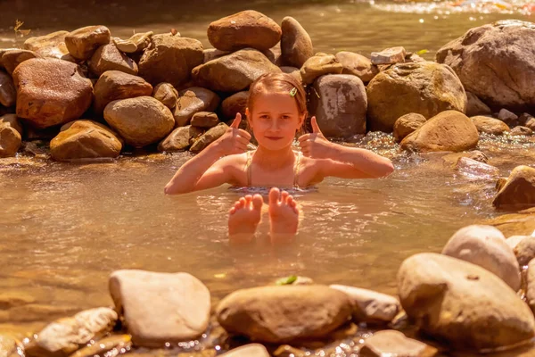 Young Beautiful Child Girl Enjoy Water Wild Lake Waterfall Forest — Stockfoto