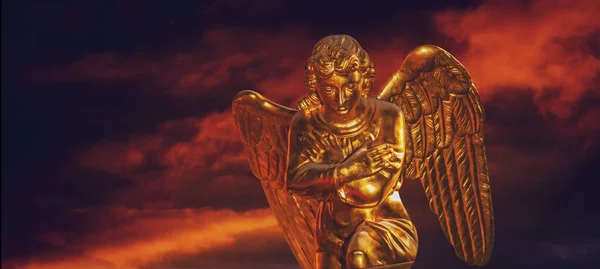 Gold Guardian Angel Ancient Statue Copy Space Text 스톡 사진