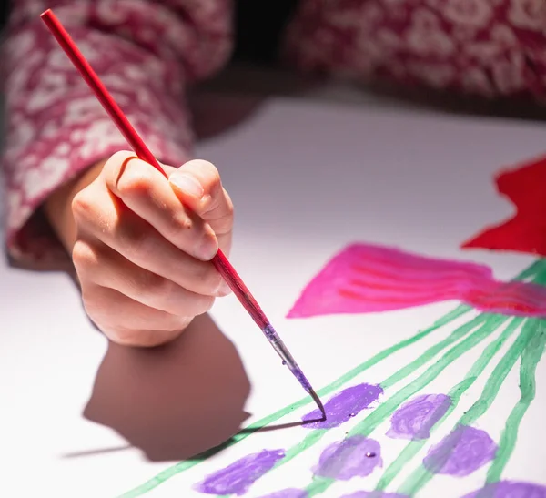 Retrato Cara Niña Aprendiendo Pintura Con Acuarelas Ella Está Dibujando — Foto de Stock