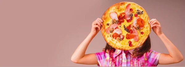 Zeit Zum Essen Junges Mädchen Mit Pizza Ernährungs Und Genusskonzept — Stockfoto
