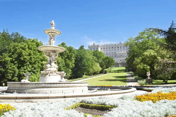 Kungliga palatset i Madrid — Stockfoto
