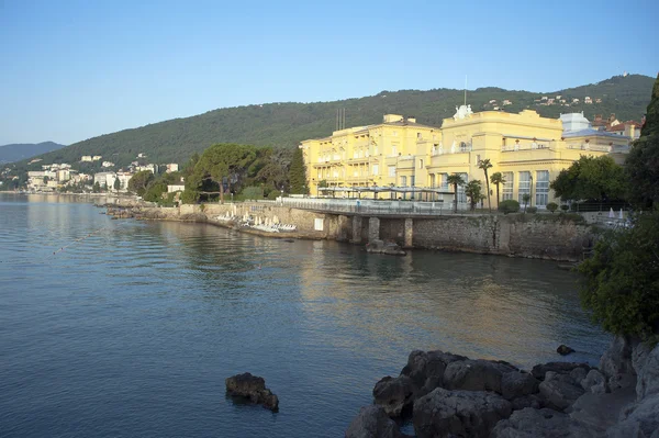 Vista panorâmica da pequena cidade mediterrânica — Fotografia de Stock