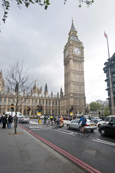 Londýnské ulice, hodinová věž big ben — Stock fotografie