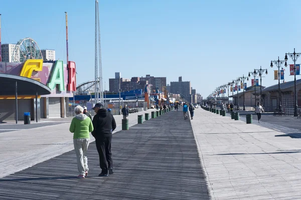 Coney Island calçadão e praia Nova York — Fotografia de Stock