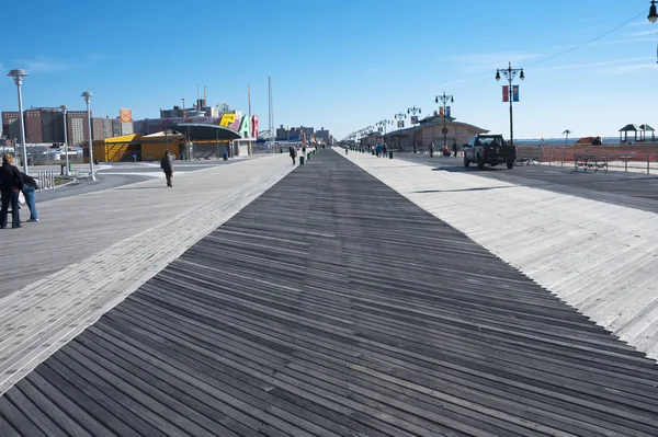 Coney island promenady i plaży new york city — Zdjęcie stockowe