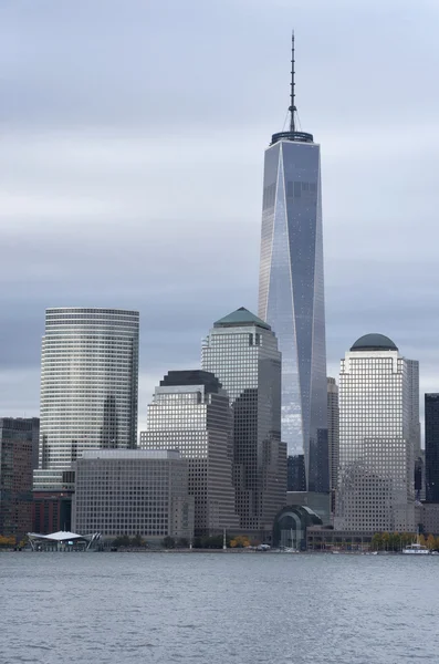 Lower Manhattan and One World Trade Center ou Freedom Tower New York City — Fotografia de Stock