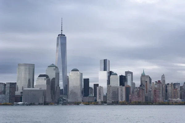 Nedre manhattan och en world trade center eller frihet tower new york city — Stockfoto