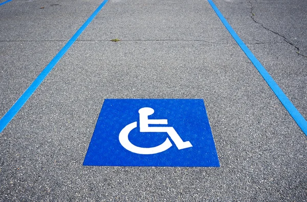 özürlü sembolü otopark işareti devre dışı.