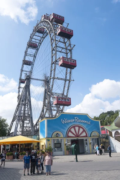 Ferries Wheel in Prater Amusement Park Vienna — Stock Photo, Image