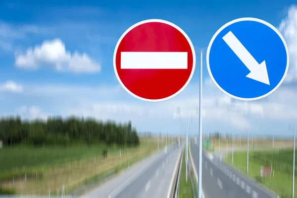 Right and wrong direction traffic signs — Stock Photo, Image