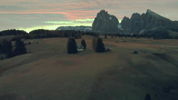 Aerial Flight Alpe Siusi Italian Dolomites Beautiful Summer Sunrise — Stockvideo