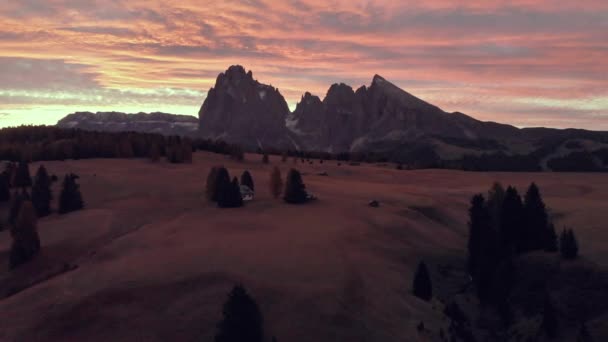 Aerial Flight Alpe Siusi Italian Dolomites Beautiful Summer Sunrise — Vídeo de Stock