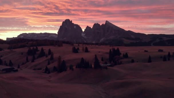 Aerial Flight Alpe Siusi Italian Dolomites Beautiful Summer Sunrise — Vídeos de Stock