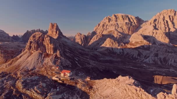 Aerial Flying Tre Cime Lavaredo Nature Park Mountains Dolomites Italy — Video Stock