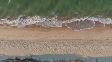 Jetties Sahili, Nantucket Adası 'ndaki Hava 4K Dalgaların Görüntüsü