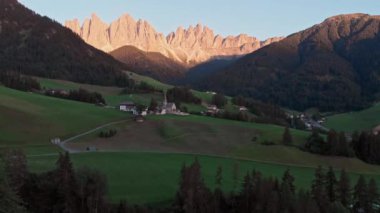 Santa Maddalena St. Magdalena Kilisesi Val Di Funes Puez Odle, Dolomitler İtalya