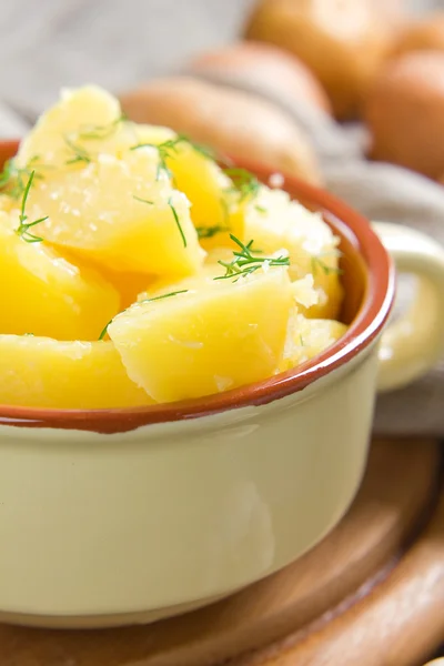 Boiled potatoes with dill and butter — Stock Photo, Image