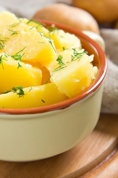 Kokt potatis med dill och smör — Stockfoto