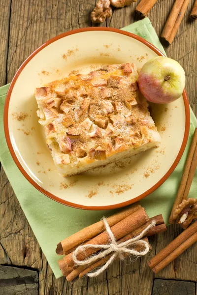 Torta de maçã caseira com canela — Fotografia de Stock
