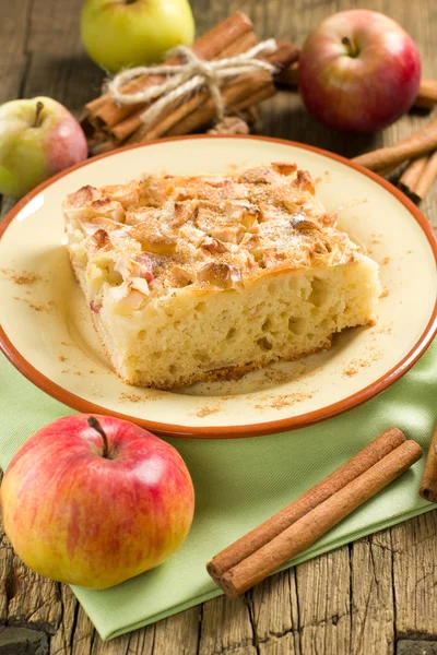 Tarta de manzana casera con canela Imagen de stock