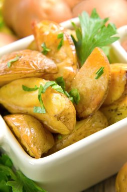 fırında patates maydanoz