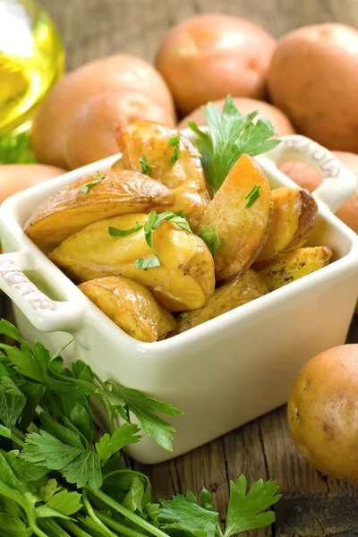 Batatas assadas com salsa — Fotografia de Stock