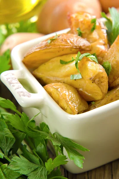 Patatas al horno con perejil —  Fotos de Stock