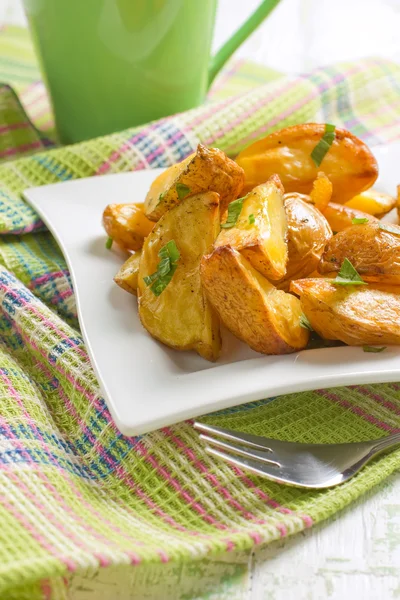 Patatas al horno con perejil —  Fotos de Stock
