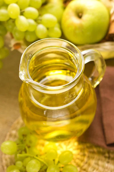 Grape and apple juice — Stock Photo, Image