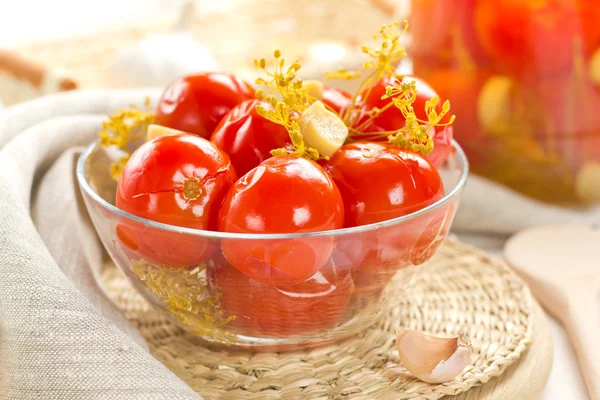 Маринованные помидоры — стоковое фото
