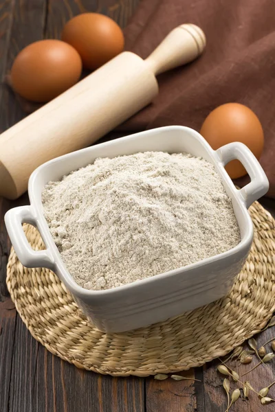 小麦粉と卵 — ストック写真