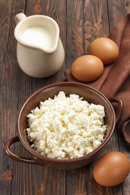 Cottage, yumurta ve süt