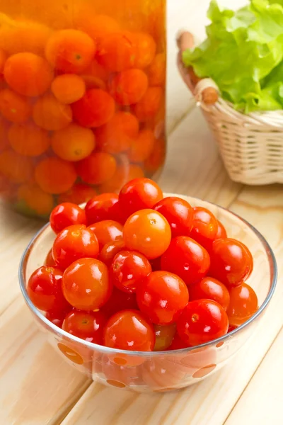 Маринованные помидоры — стоковое фото