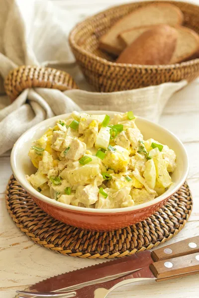 Salade van kippenborst met ananas — Stockfoto