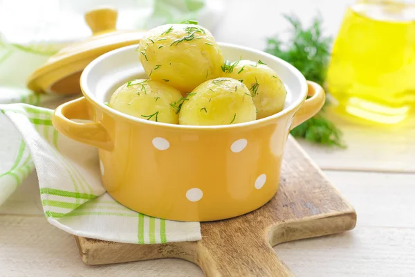 Gekochte neue Kartoffeln — Stockfoto