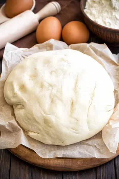 Raw dough — Stock Photo, Image