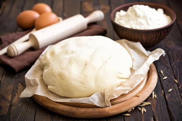 Raw dough — Stock Photo, Image
