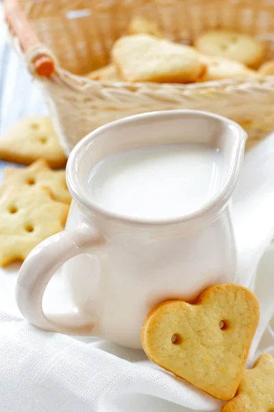 Milch und Lebkuchen — Stockfoto