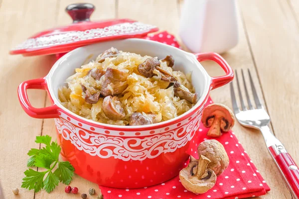 Cavolo con funghi — Foto Stock