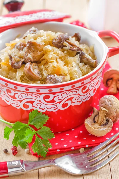 Cavolo con funghi — Foto Stock