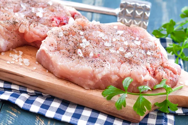 Chuletas crudas — Foto de Stock