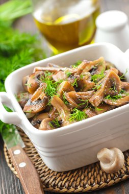 Kızarmış yağlı mantar