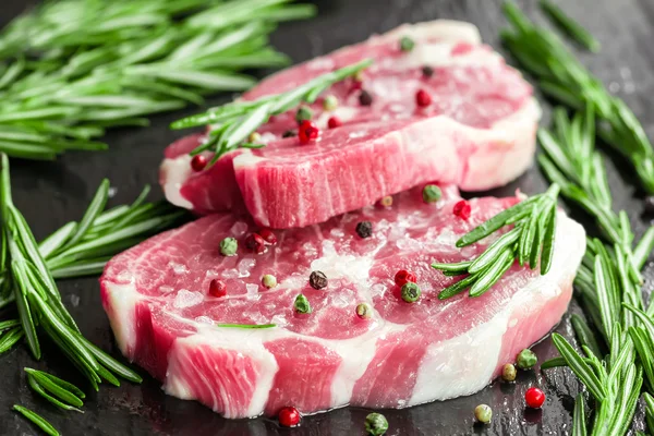 Filetes crudos — Foto de Stock