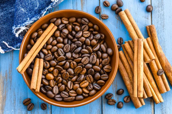 Koffie en kaneel — Stockfoto