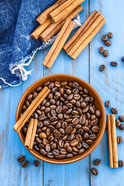 Kaffe och kanel — Stockfoto