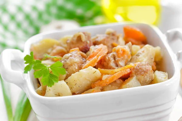 Carne con verduras — Foto de Stock